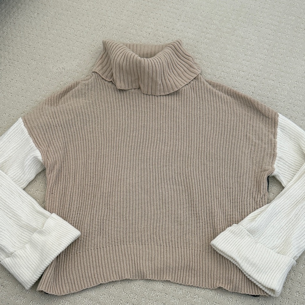 Splendid color block Turtleneck Sweater